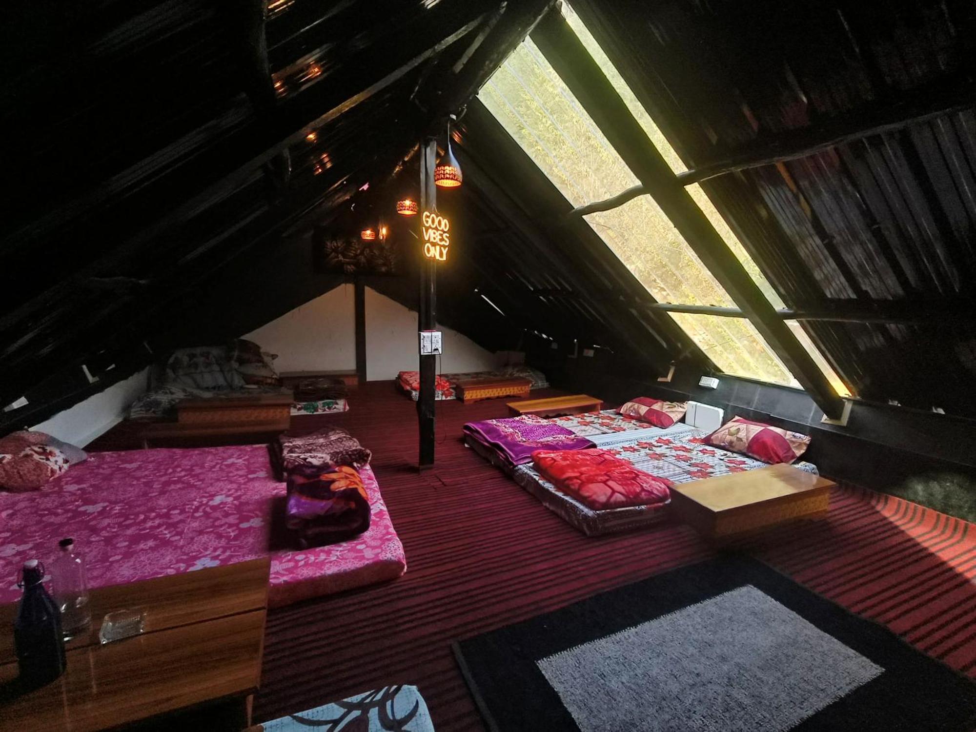 Hostel Stoner'S Delight Kulu Exterior foto